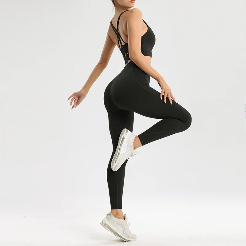 Seamless Sports Bra & Tight Training Pants Set