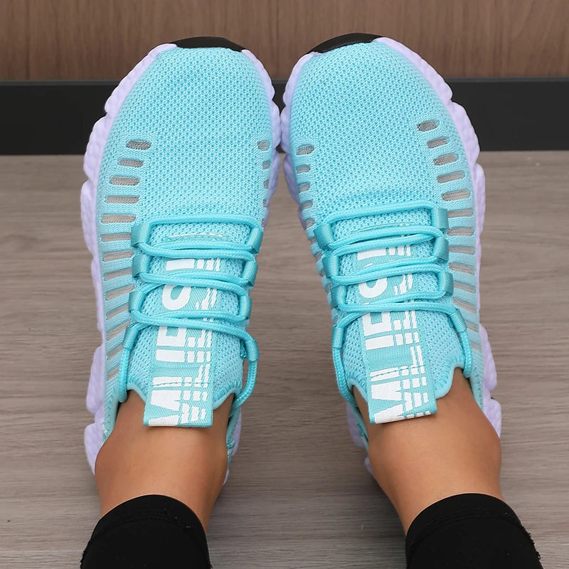 Lightweight Mesh Walking Shoes — Breathable Everyday Sneakers