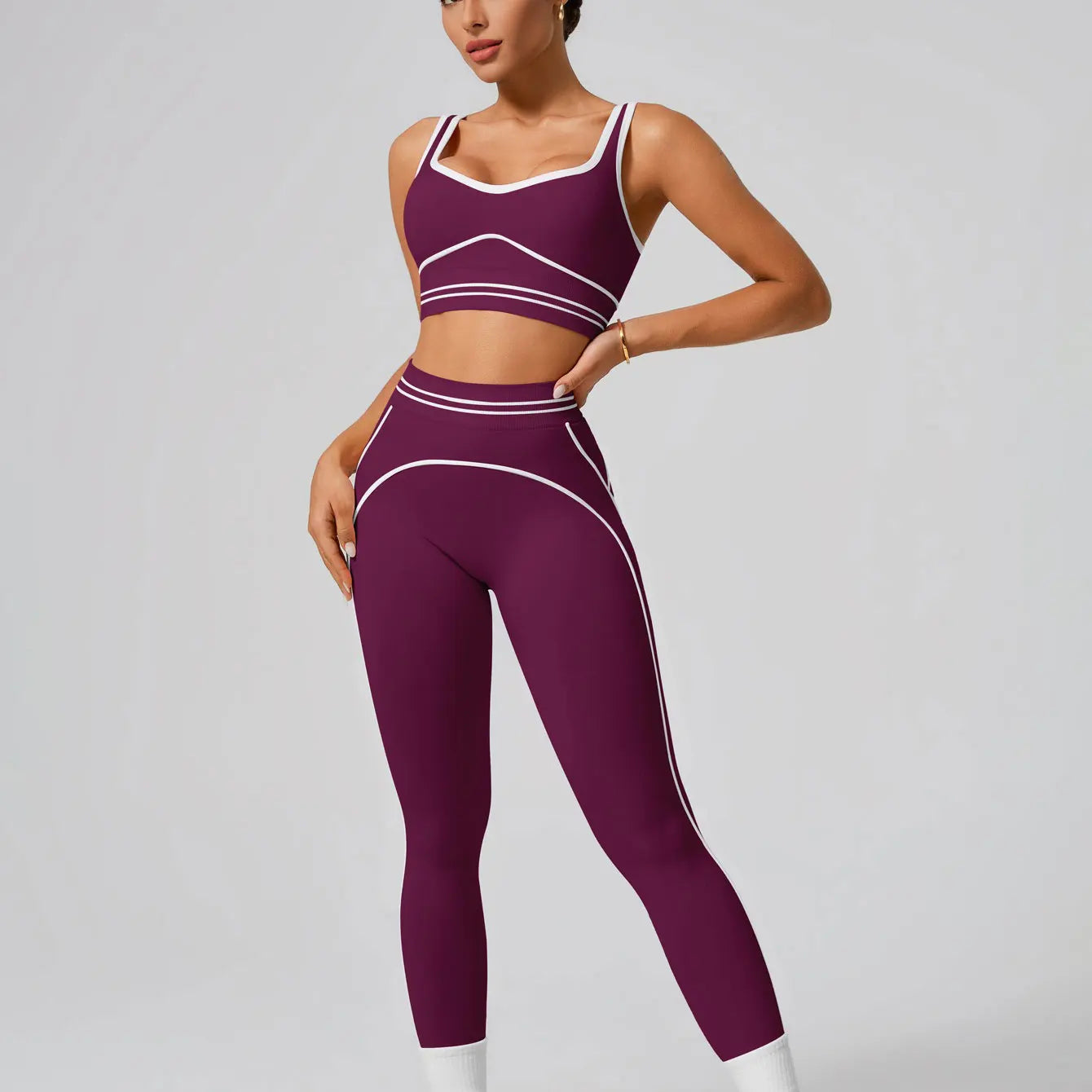 Seamless Performance Set — Sports Bra & High-Waist Leggings