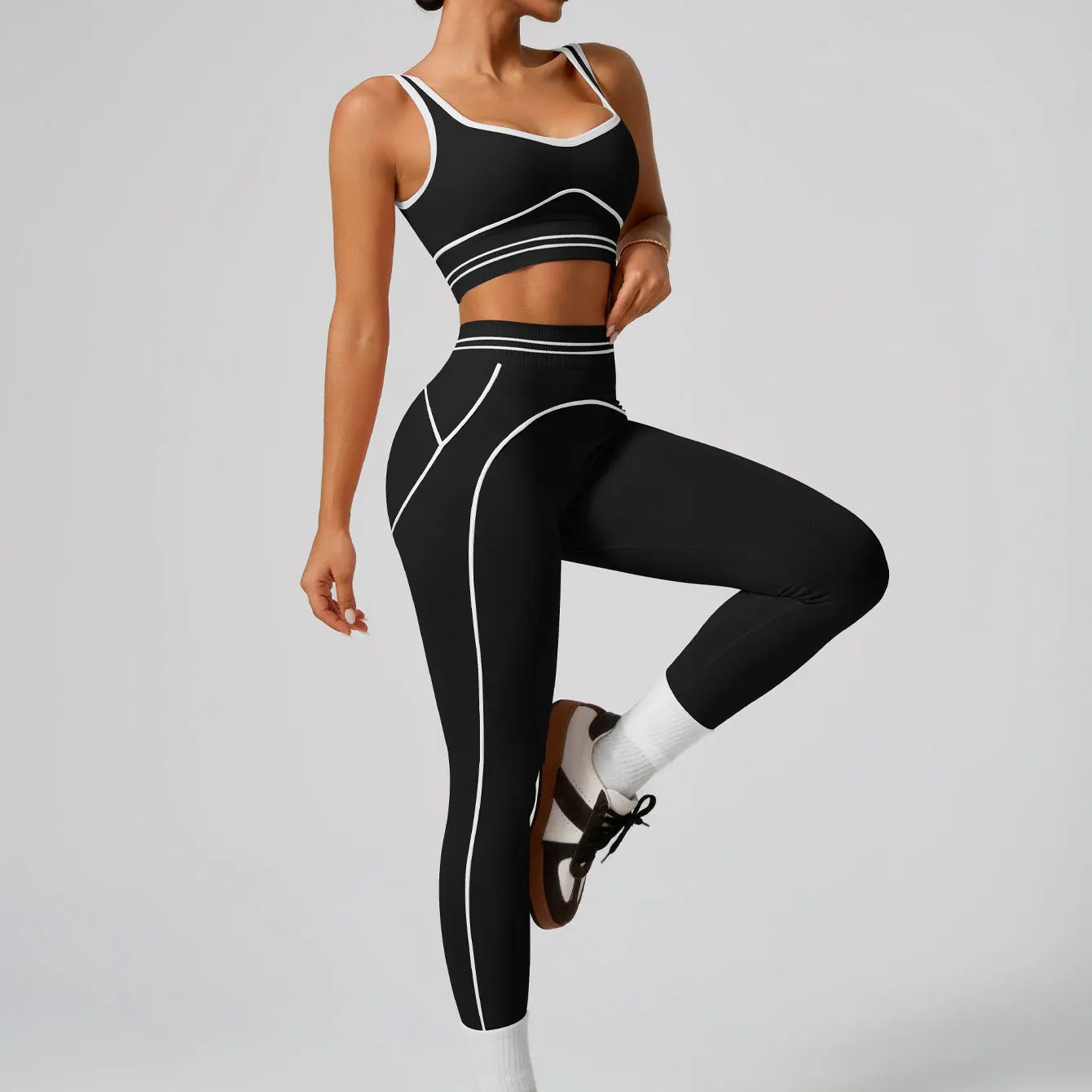 Seamless Performance Set — Sports Bra & High-Waist Leggings